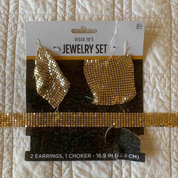Jewelry - Costume jewelry 70s 80s “gold” NWT